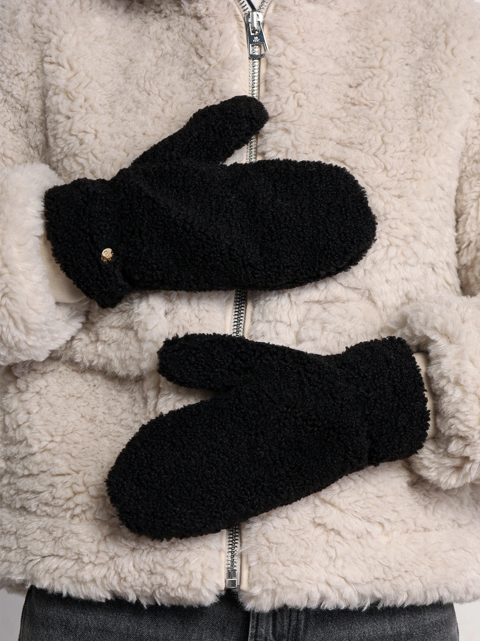 Варежки из ткани букле в ассортименте